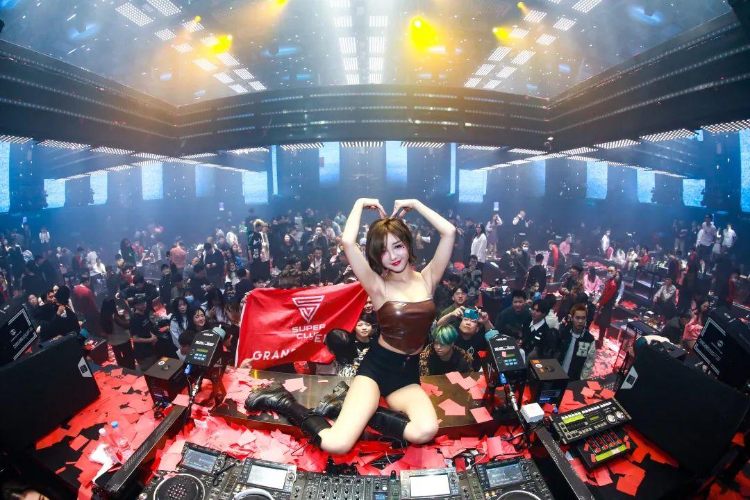 nico  更像是掌控黑夜的  melbourne bounce 女神 2021